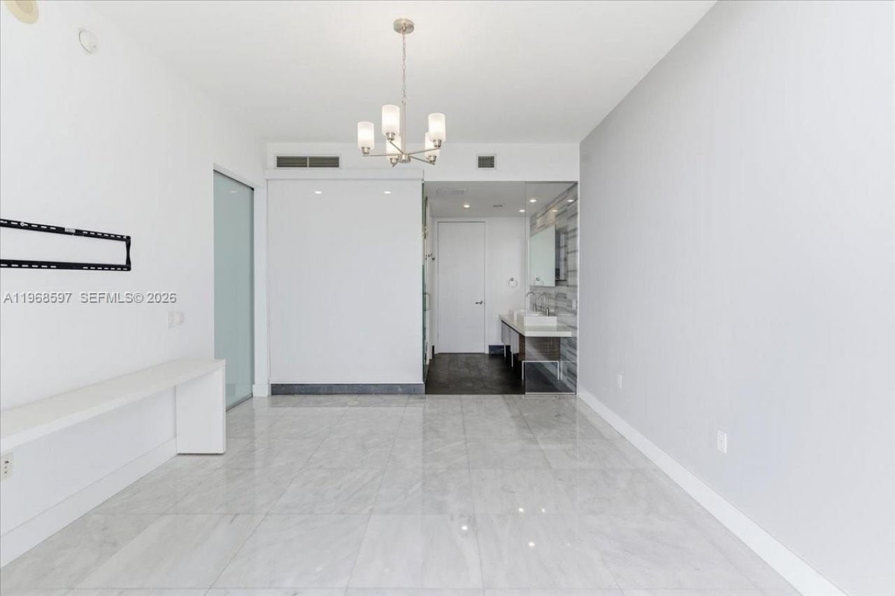 1100 Biscayne Blvd, Unit 2702, Miami, FL 33132 Photo