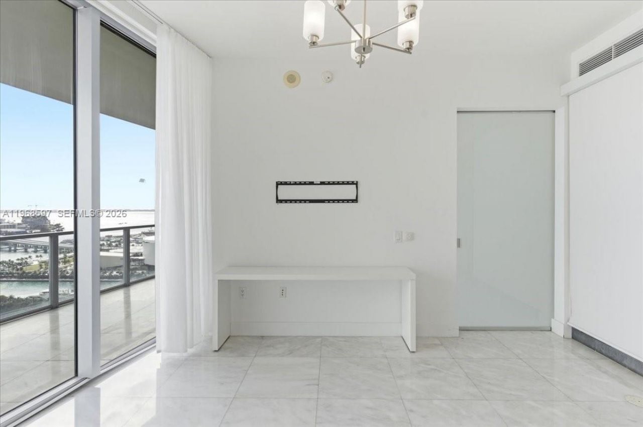 1100 Biscayne Blvd, Unit 2702, Miami, FL 33132 Photo