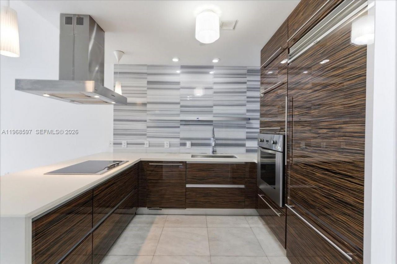 1100 Biscayne Blvd, Unit 2702, Miami, FL 33132 Photo