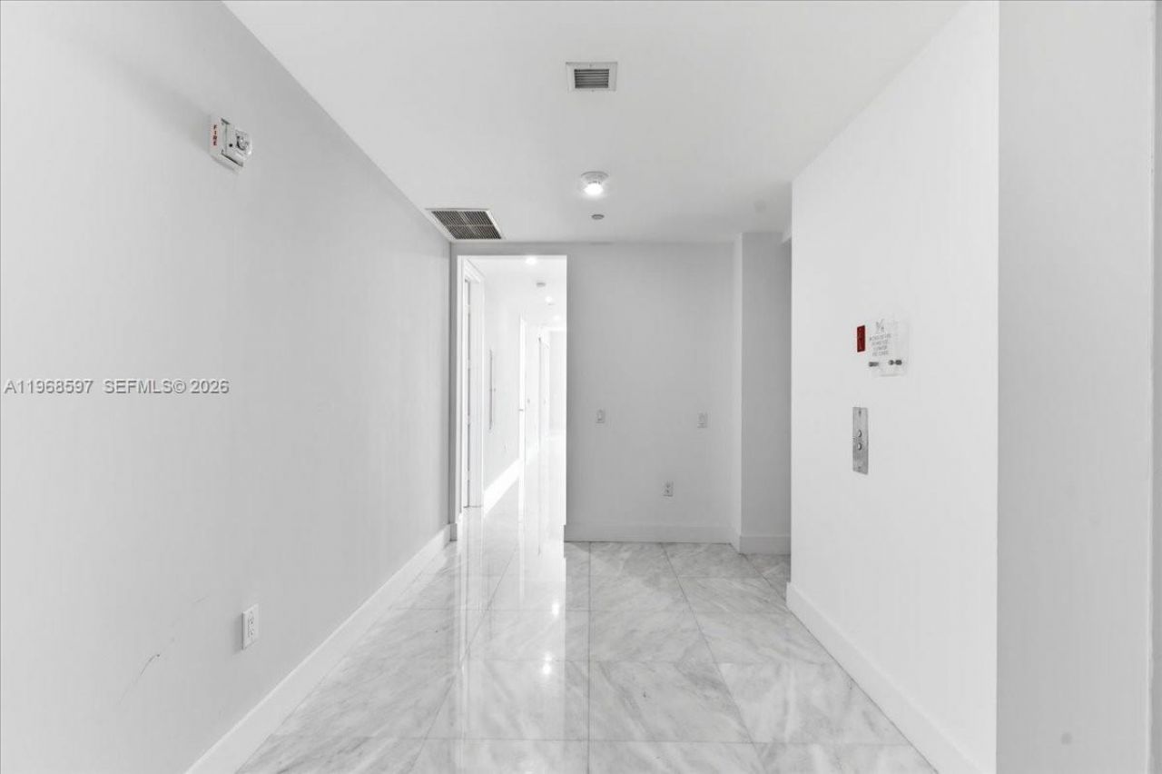 1100 Biscayne Blvd, Unit 2702, Miami, FL 33132 Photo