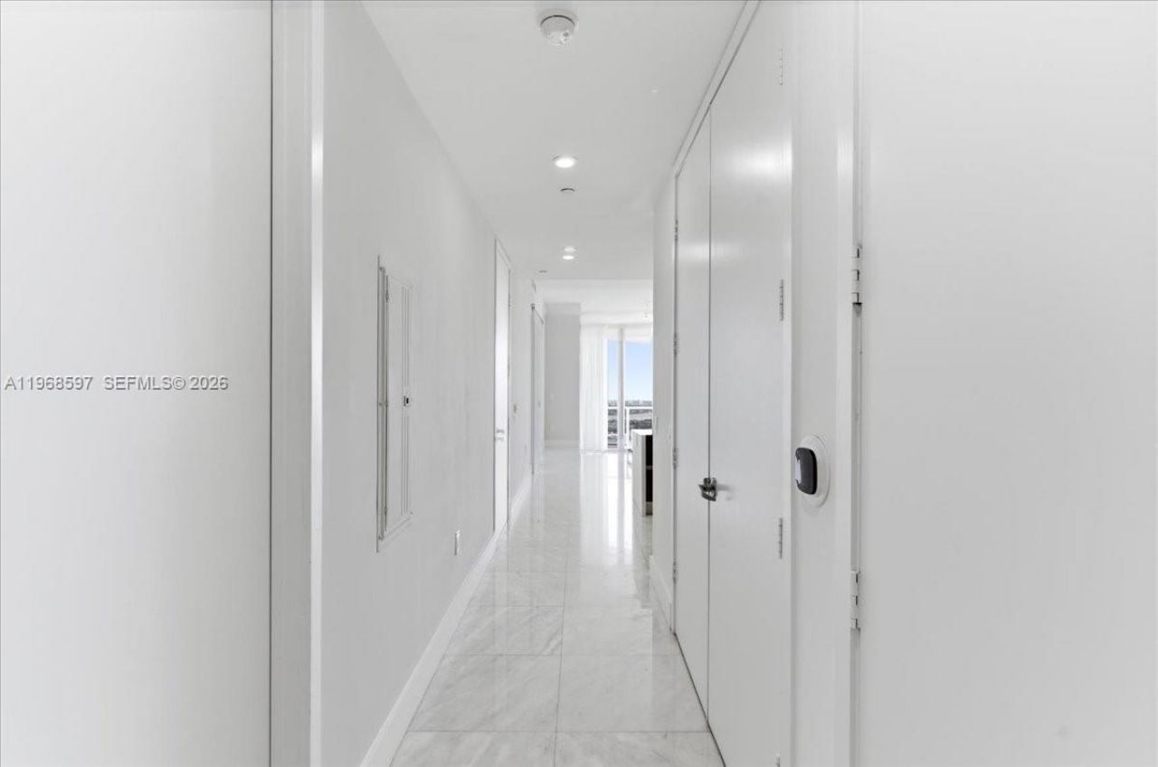 1100 Biscayne Blvd, Unit 2702, Miami, FL 33132 Photo