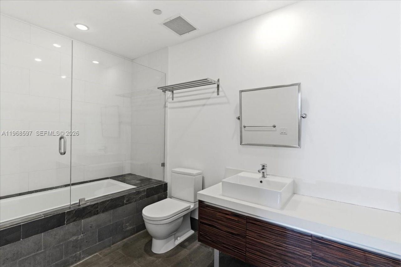 1100 Biscayne Blvd, Unit 2702, Miami, FL 33132 Photo