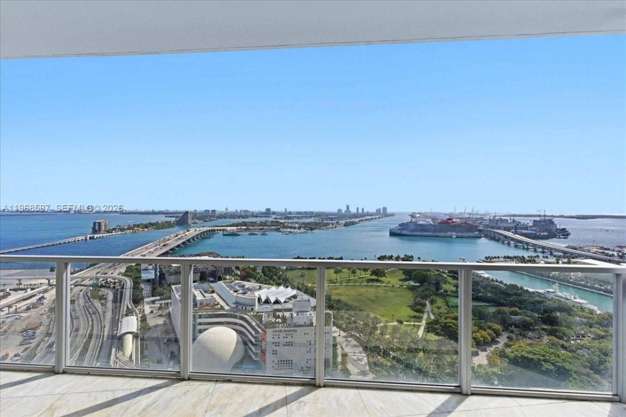 1100 Biscayne Blvd, Unit 2702, Miami, FL 33132 Photo