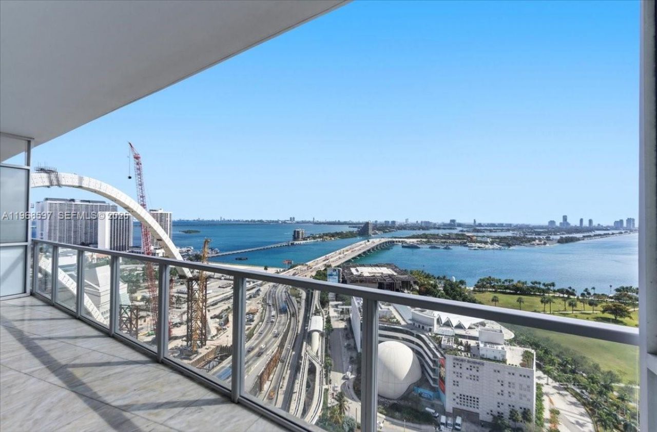 1100 Biscayne Blvd, Unit 2702, Miami, FL 33132 Photo