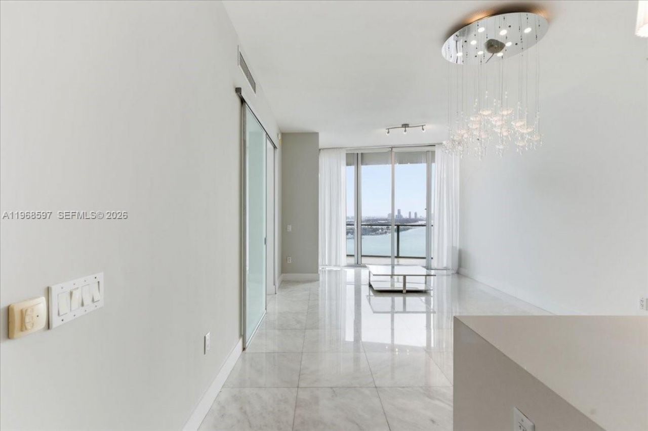 1100 Biscayne Blvd, Unit 2702, Miami, FL 33132 Photo