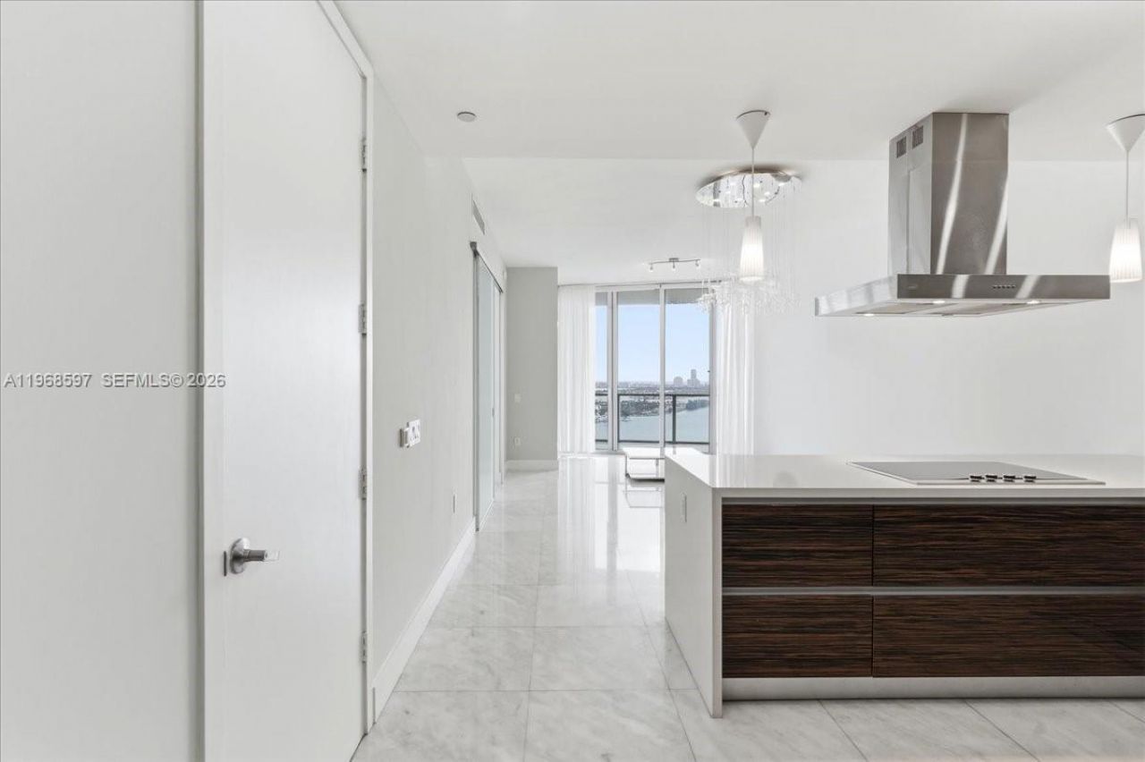 1100 Biscayne Blvd, Unit 2702, Miami, FL 33132 Photo