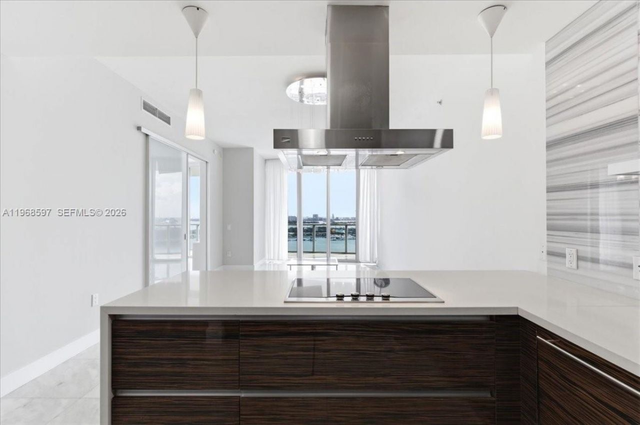 1100 Biscayne Blvd, Unit 2702, Miami, FL 33132 Photo