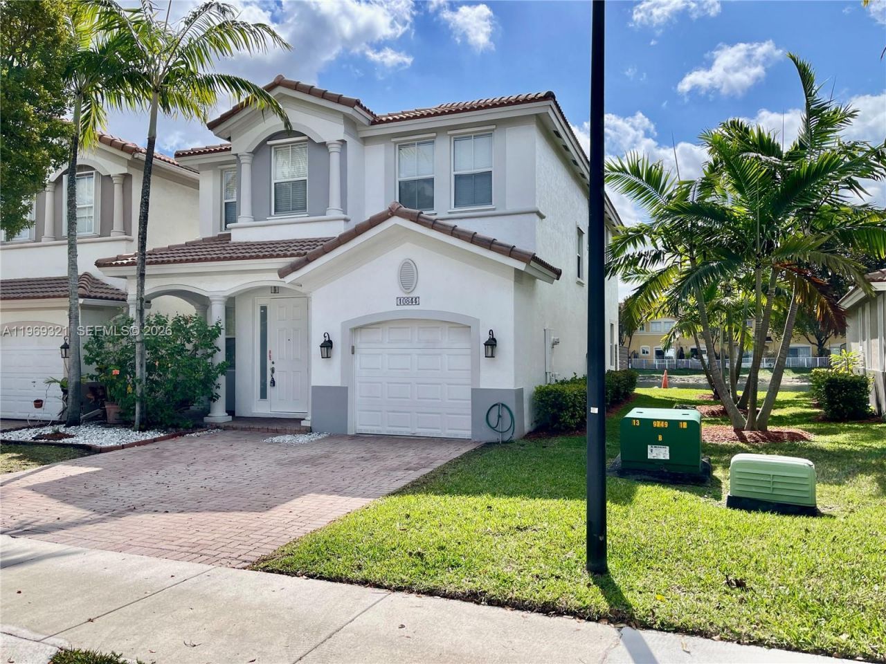 10844 NW 84th St, Doral, FL 33178 Photo
