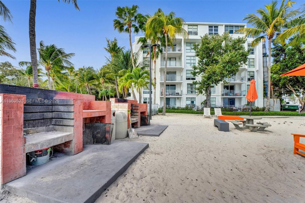 750 NE 64th St, Unit B415, Miami, FL 33138 Photo