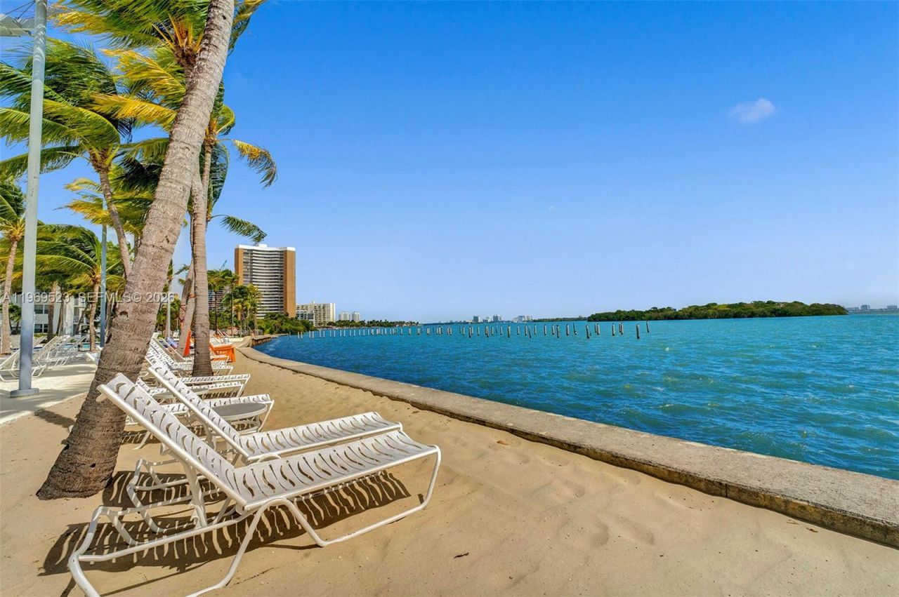 750 NE 64th St, Unit B415, Miami, FL 33138 Photo