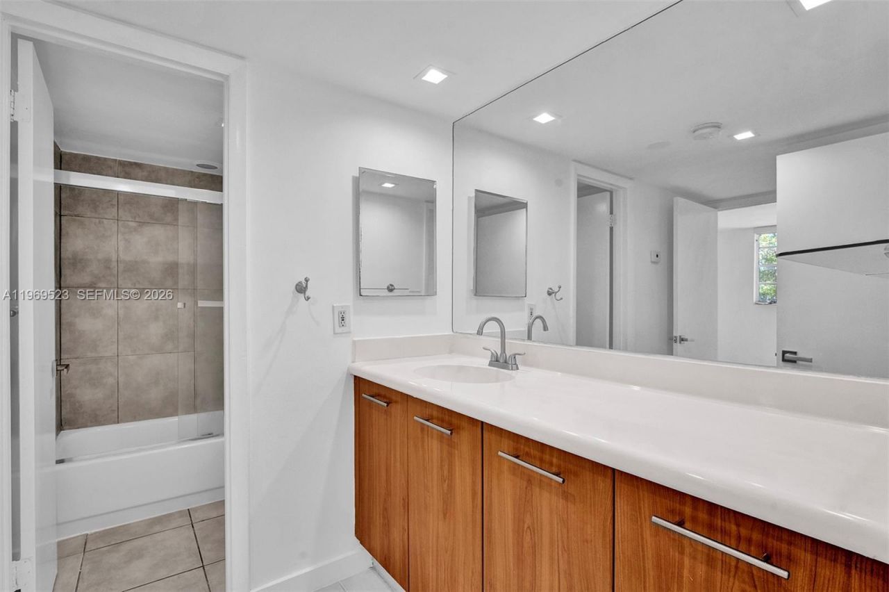 750 NE 64th St, Unit B415, Miami, FL 33138 Photo