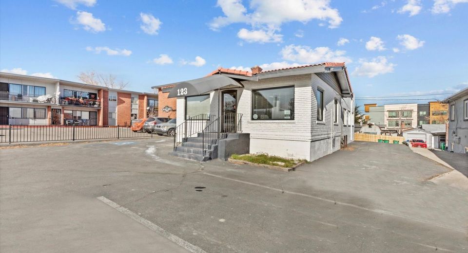 123 Mount Rose Street, Reno, NV 89509 Photo