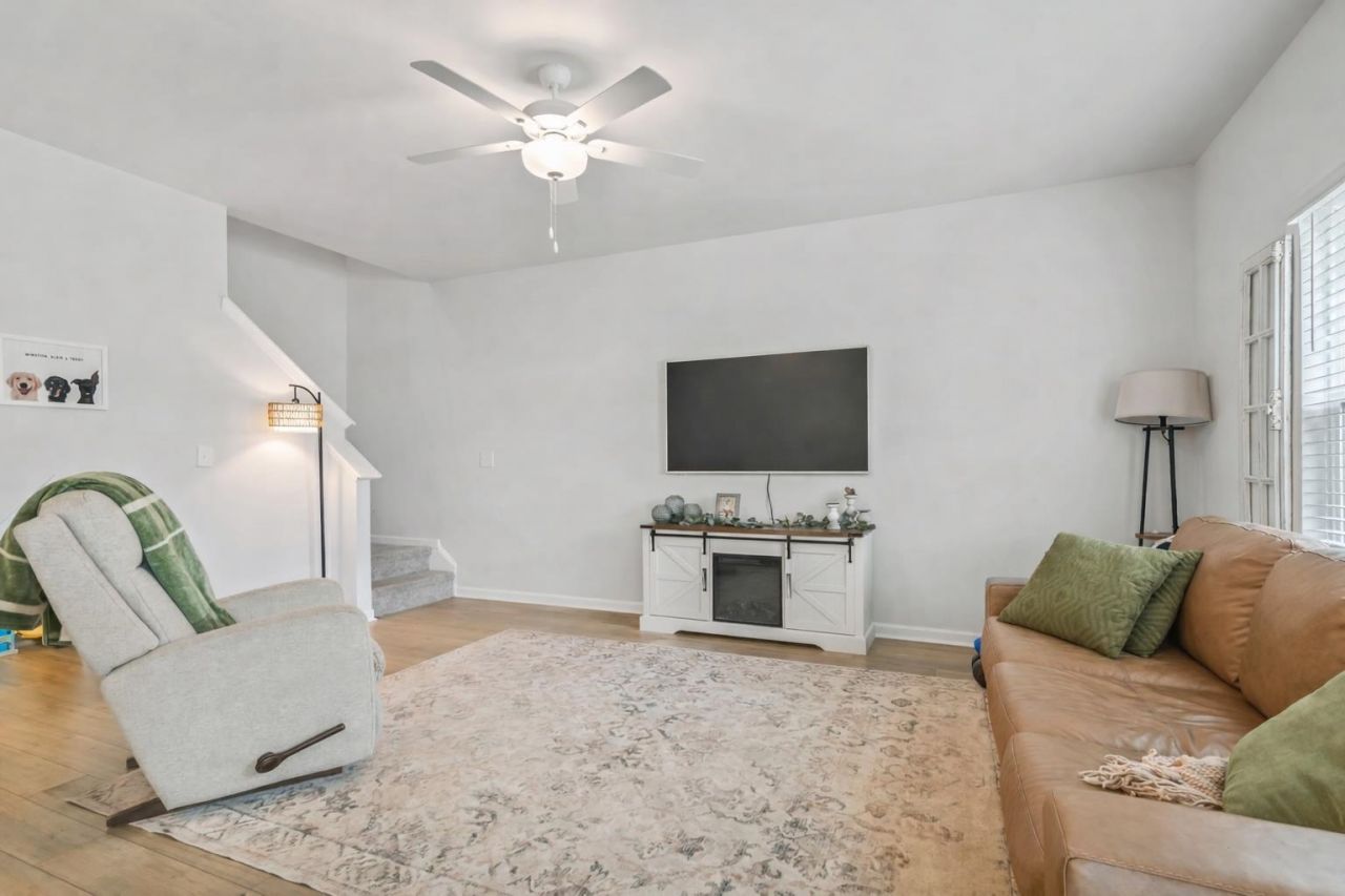 415 Mcgarry Dr. Photo 10