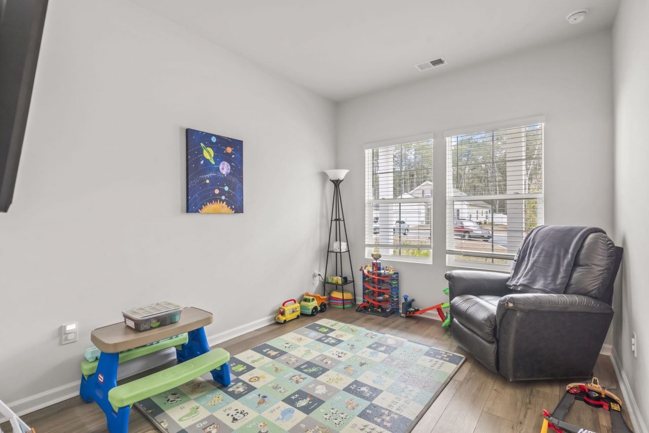 415 Mcgarry Dr. Photo 22