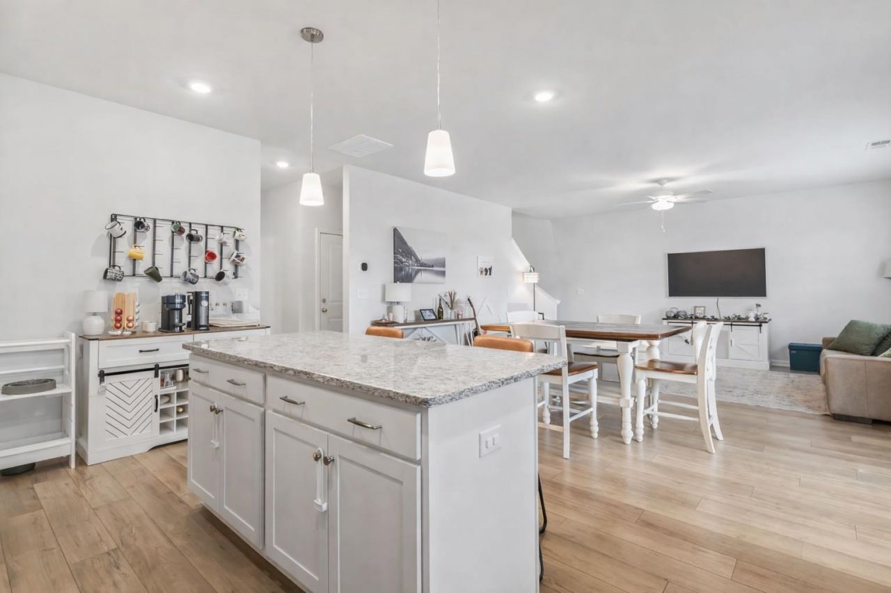 415 Mcgarry Dr. Photo 8