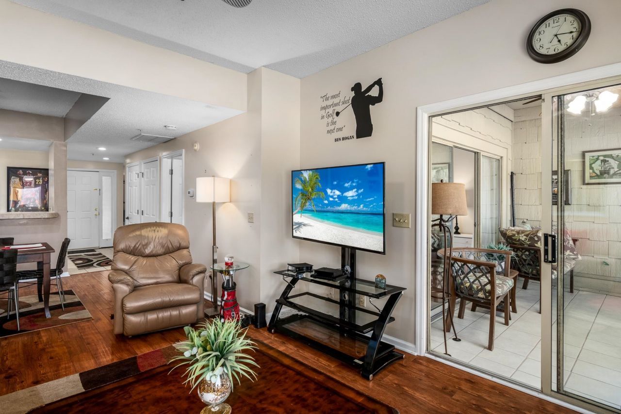 1550 Spinnaker Dr. Photo 17