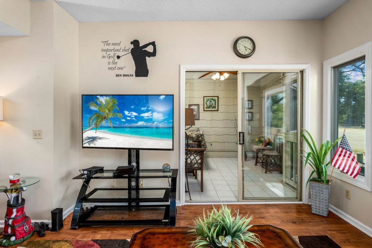 1550 Spinnaker Dr. Photo 18