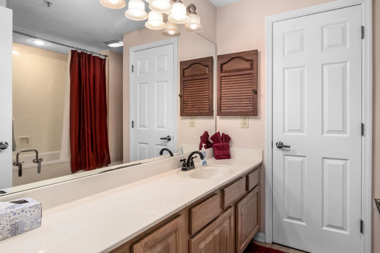 1550 Spinnaker Dr. Photo 24