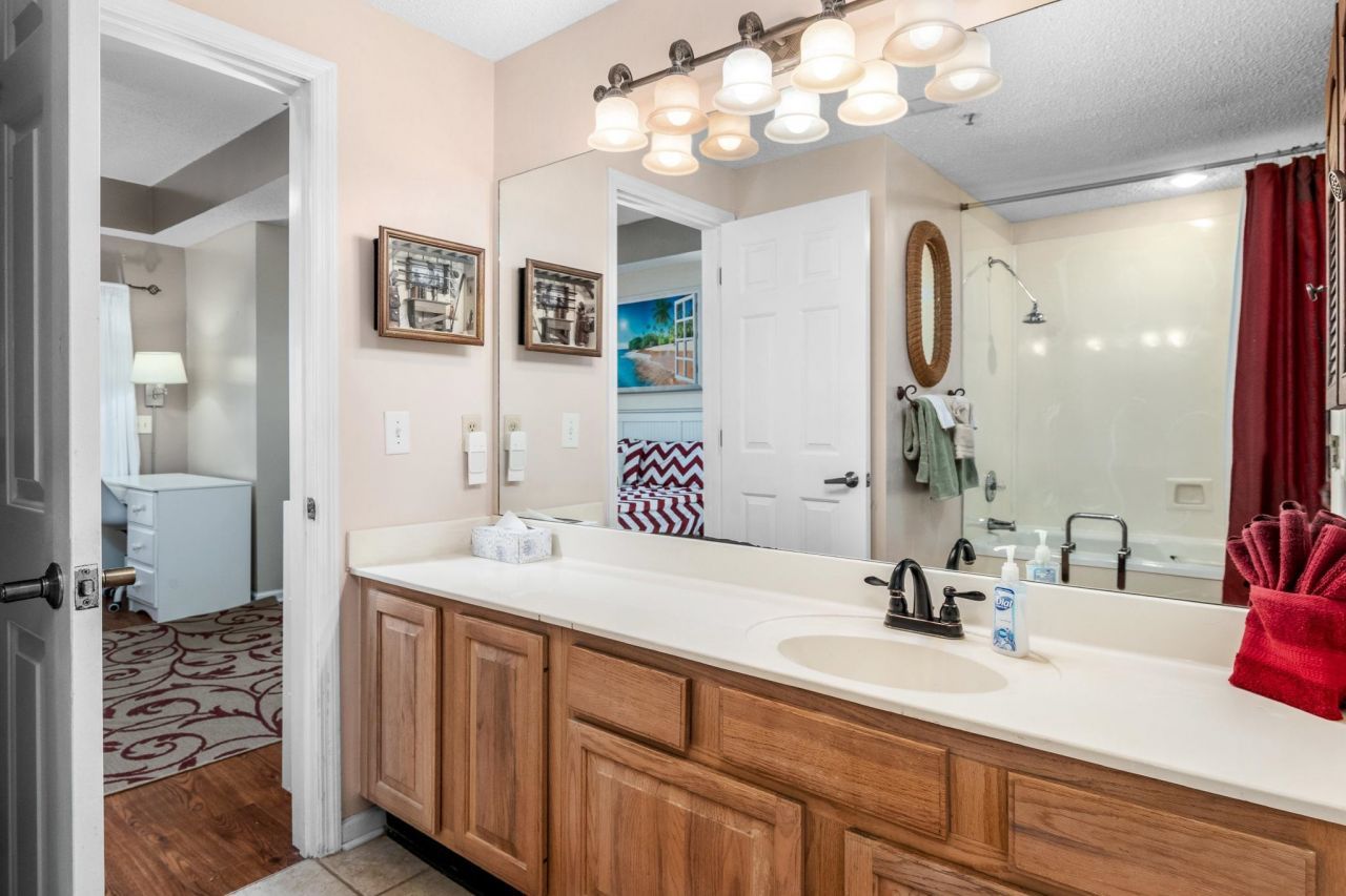 1550 Spinnaker Dr. Photo 26