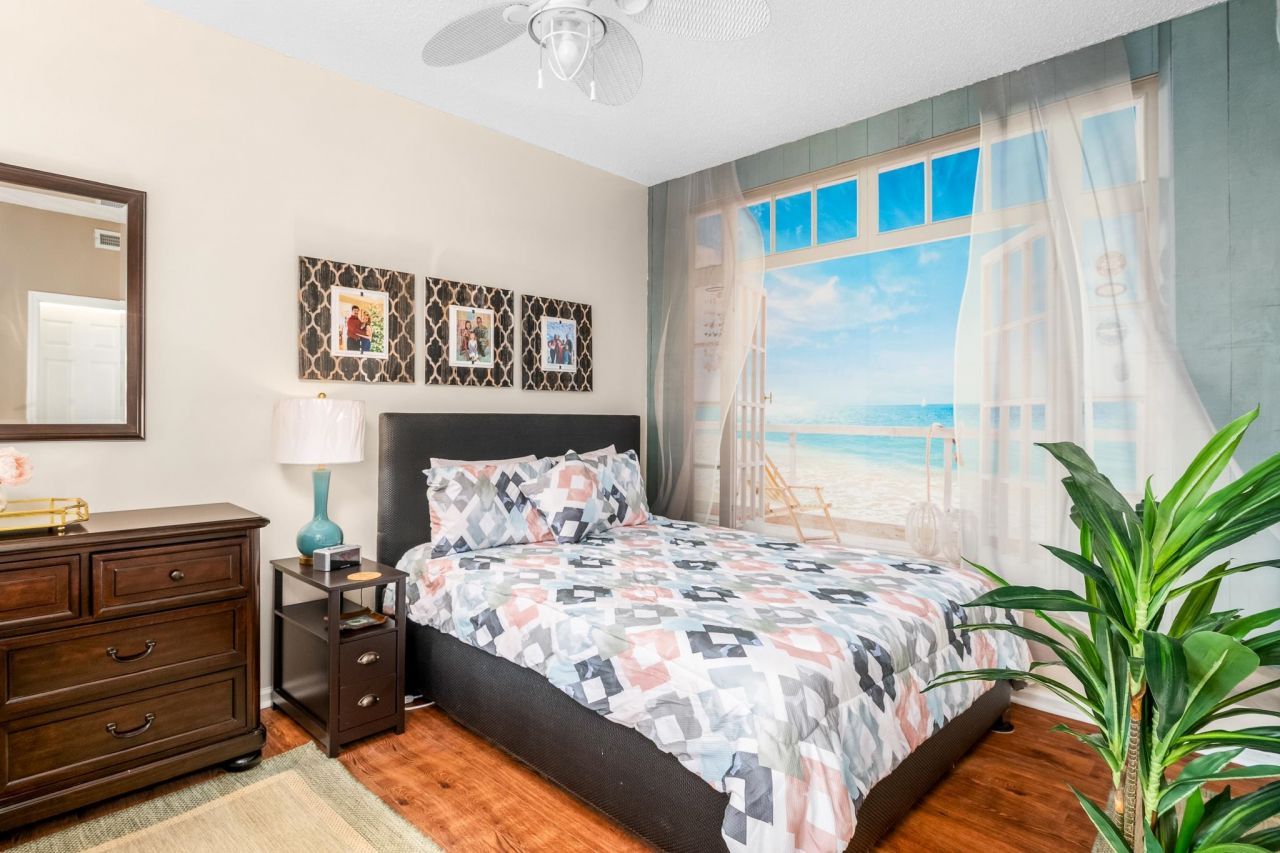 1550 Spinnaker Dr. Photo 6