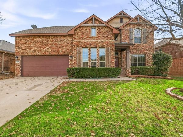 409 Crown Oaks Drive, Fort Worth, TX 76131