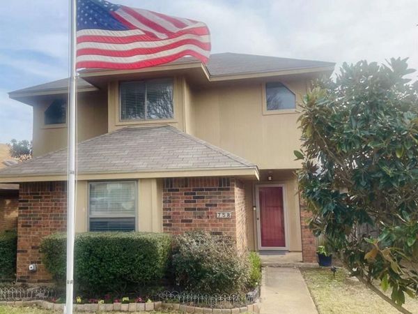 758 Red Oak Drive, Lewisville, TX 75067