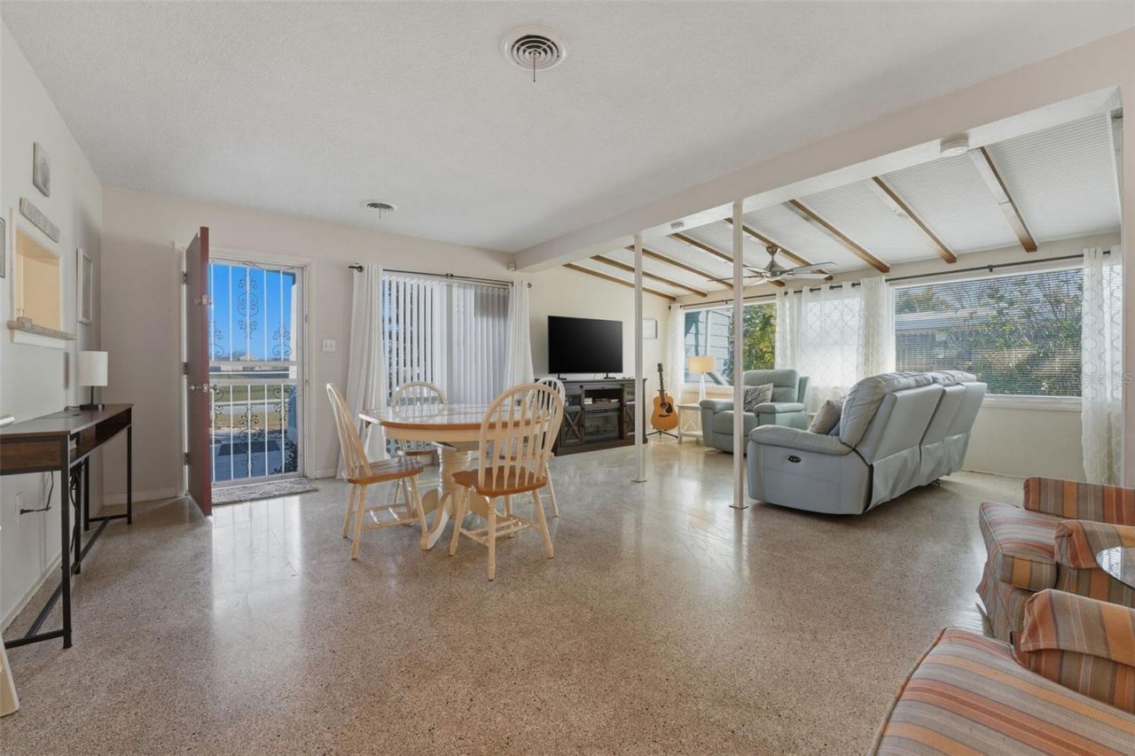 1904 31st Street W, Bradenton, FL 34205 Photo