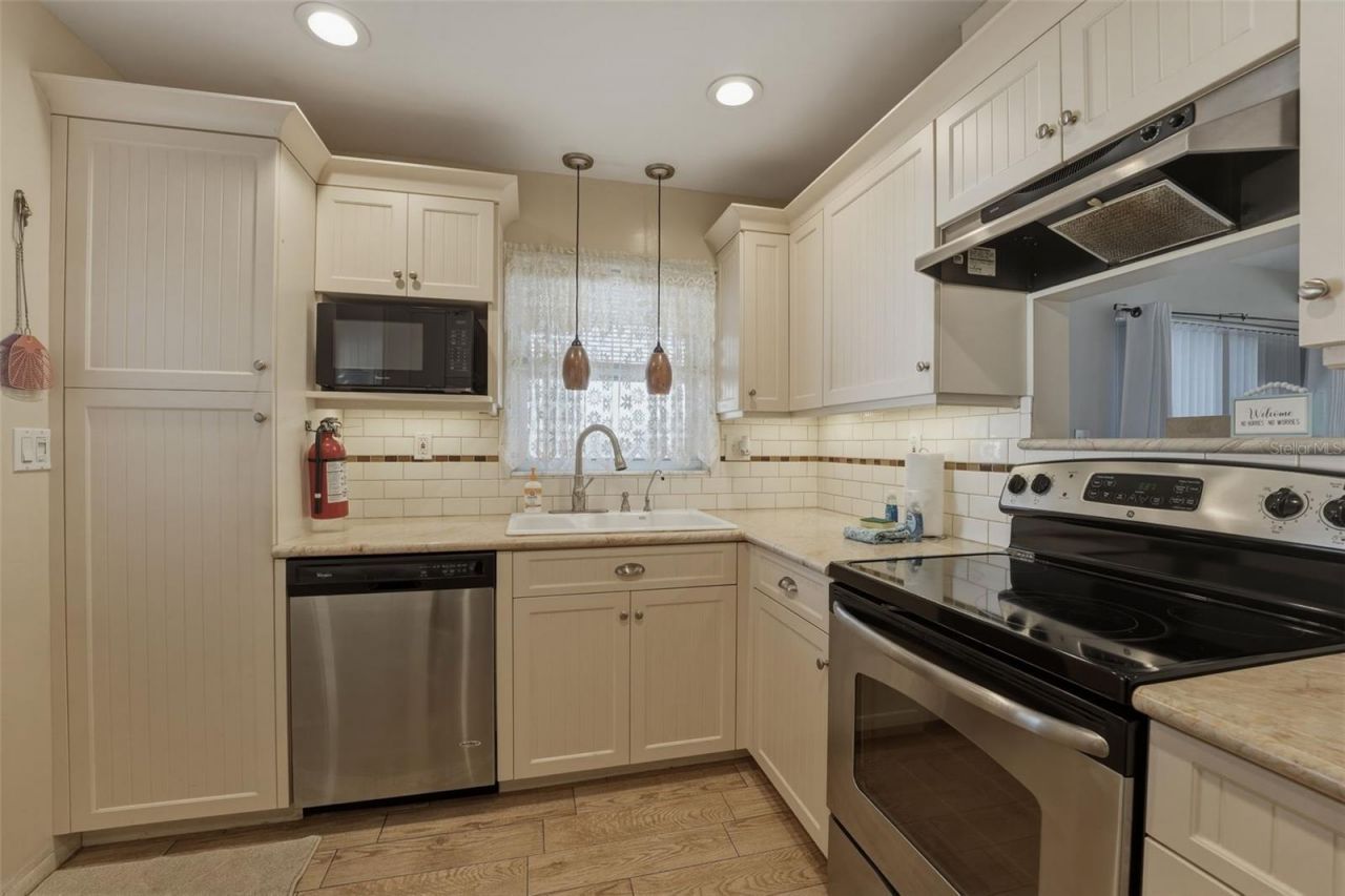 1904 31st Street W, Bradenton, FL 34205 Photo