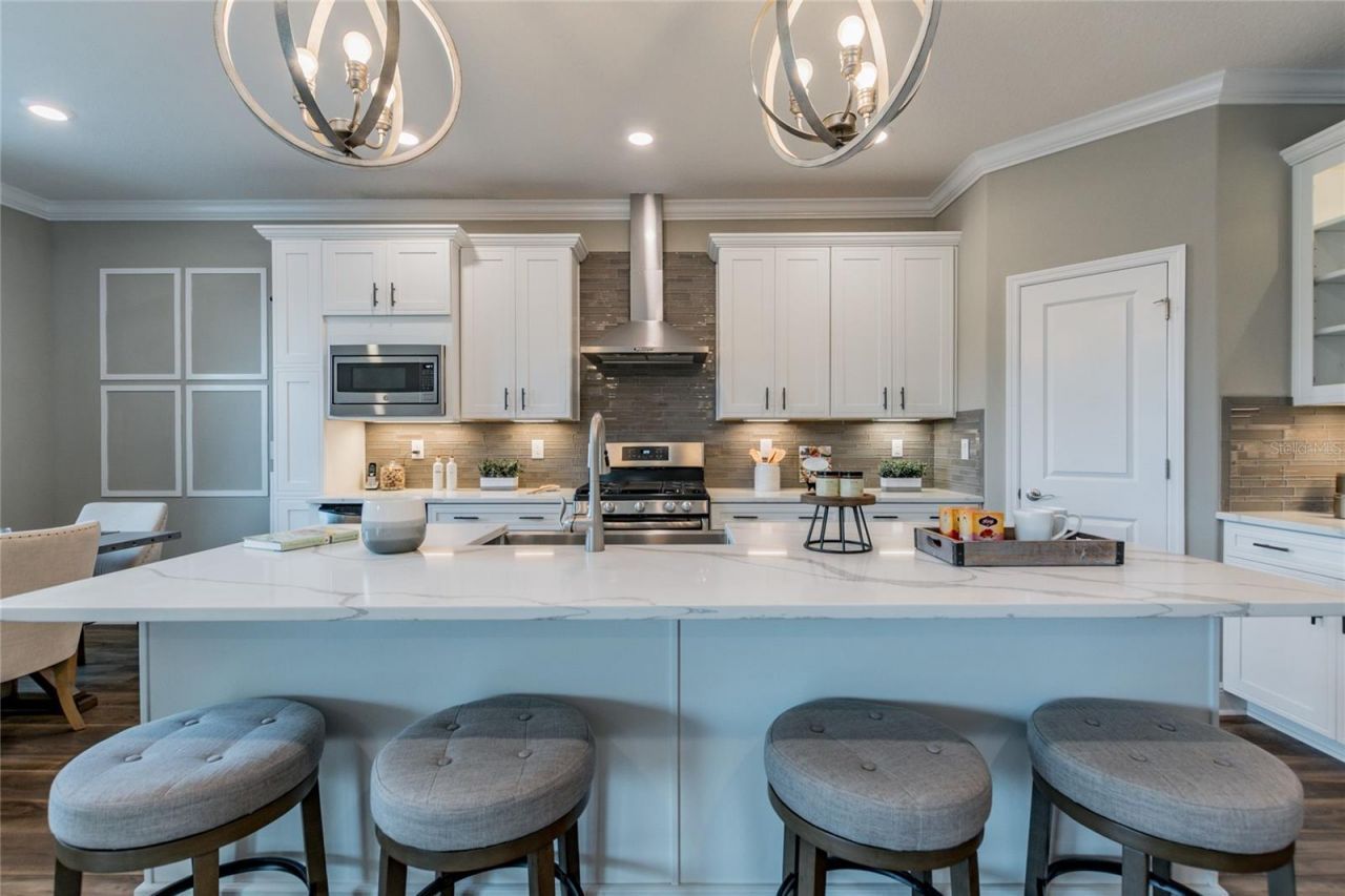 704 Estates Boulevard, Tarpon Springs, FL 34688 Photo