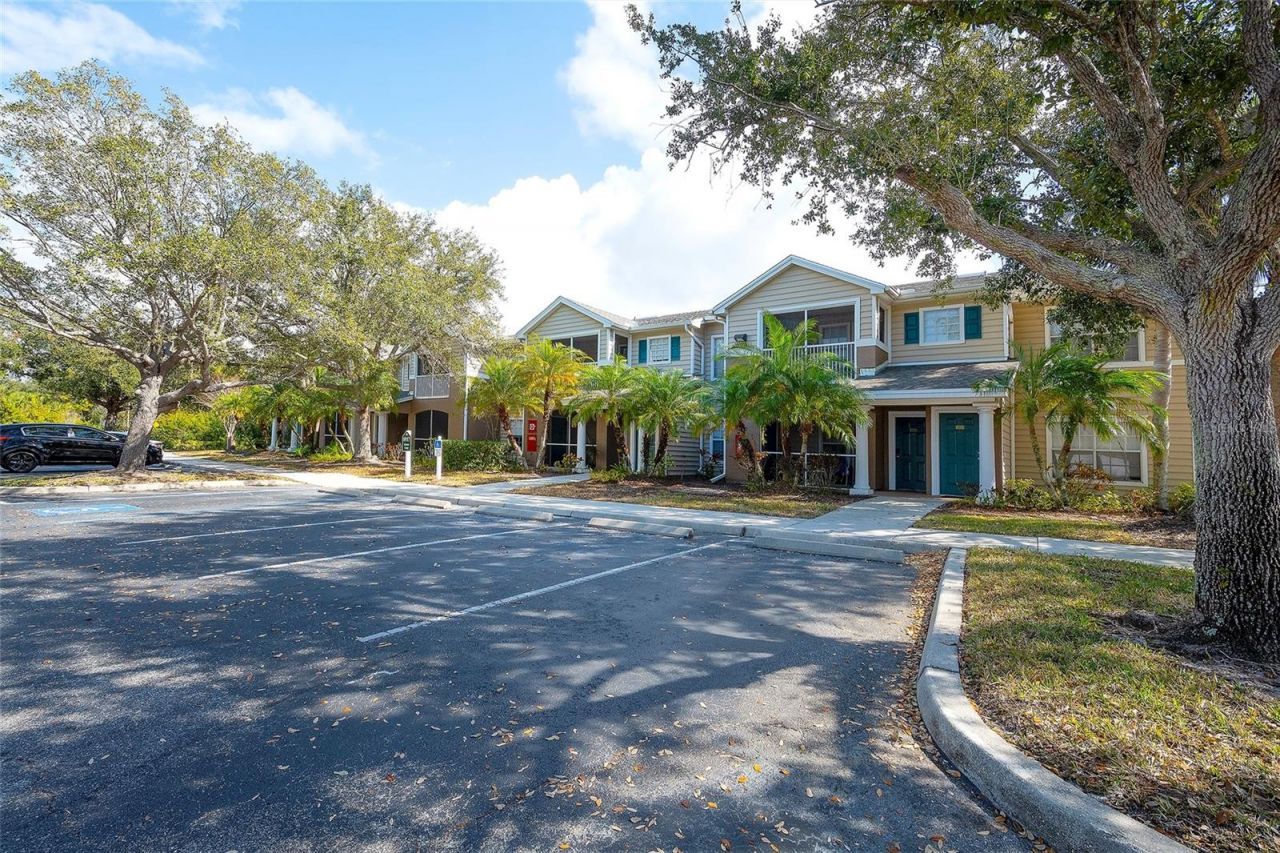 8917 Manor Loop, Unit 103, Lakewood Ranch, FL 34202 Photo