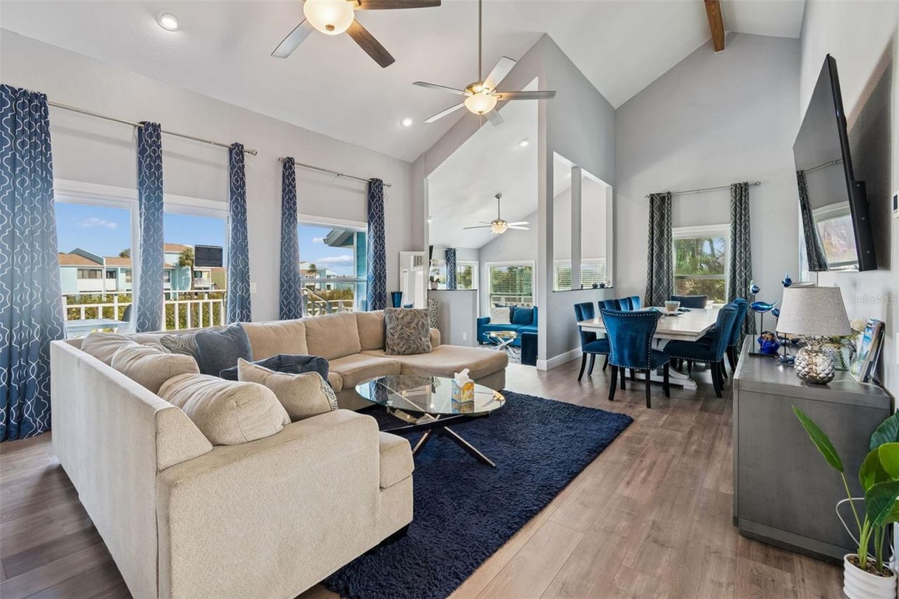 330 6th Avenue, Indian Rocks Beach, FL 33785 Photo