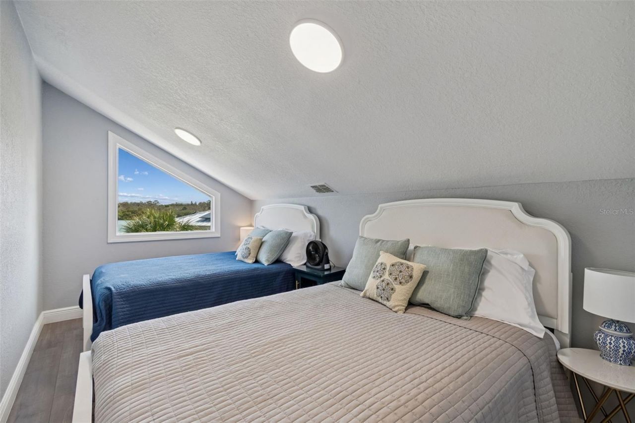 330 6th Avenue, Indian Rocks Beach, FL 33785 Photo