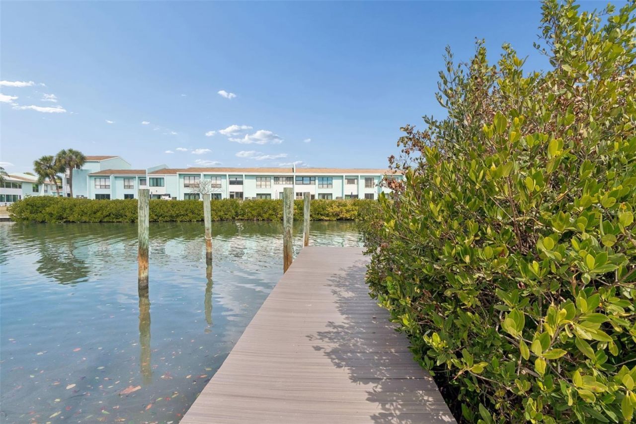 330 6th Avenue, Indian Rocks Beach, FL 33785 Photo