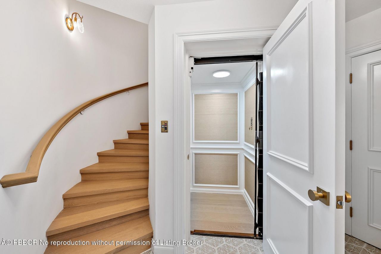 245 Everglade Avenue, Unit 245, Palm Beach, FL 33480 Photo