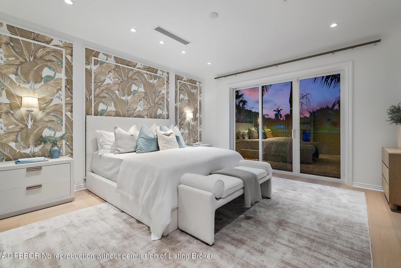 245 Everglade Avenue, Unit 245, Palm Beach, FL 33480 Photo