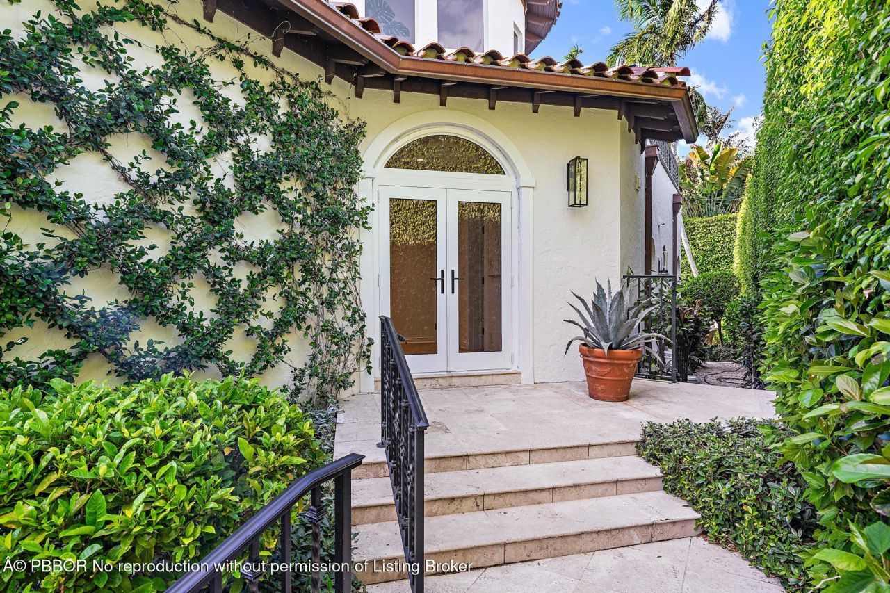 245 Everglade Avenue, Unit 245, Palm Beach, FL 33480 Photo