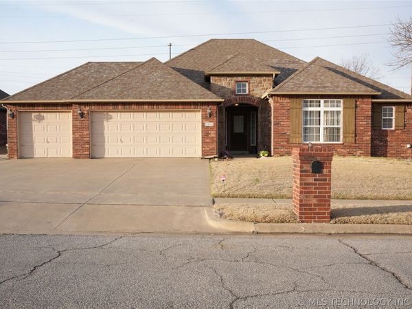 2312 E Queens Street , Broken Arrow, OK 74012