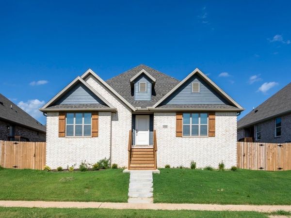 4300 SW Adams Road, Bentonville, AR 72713
