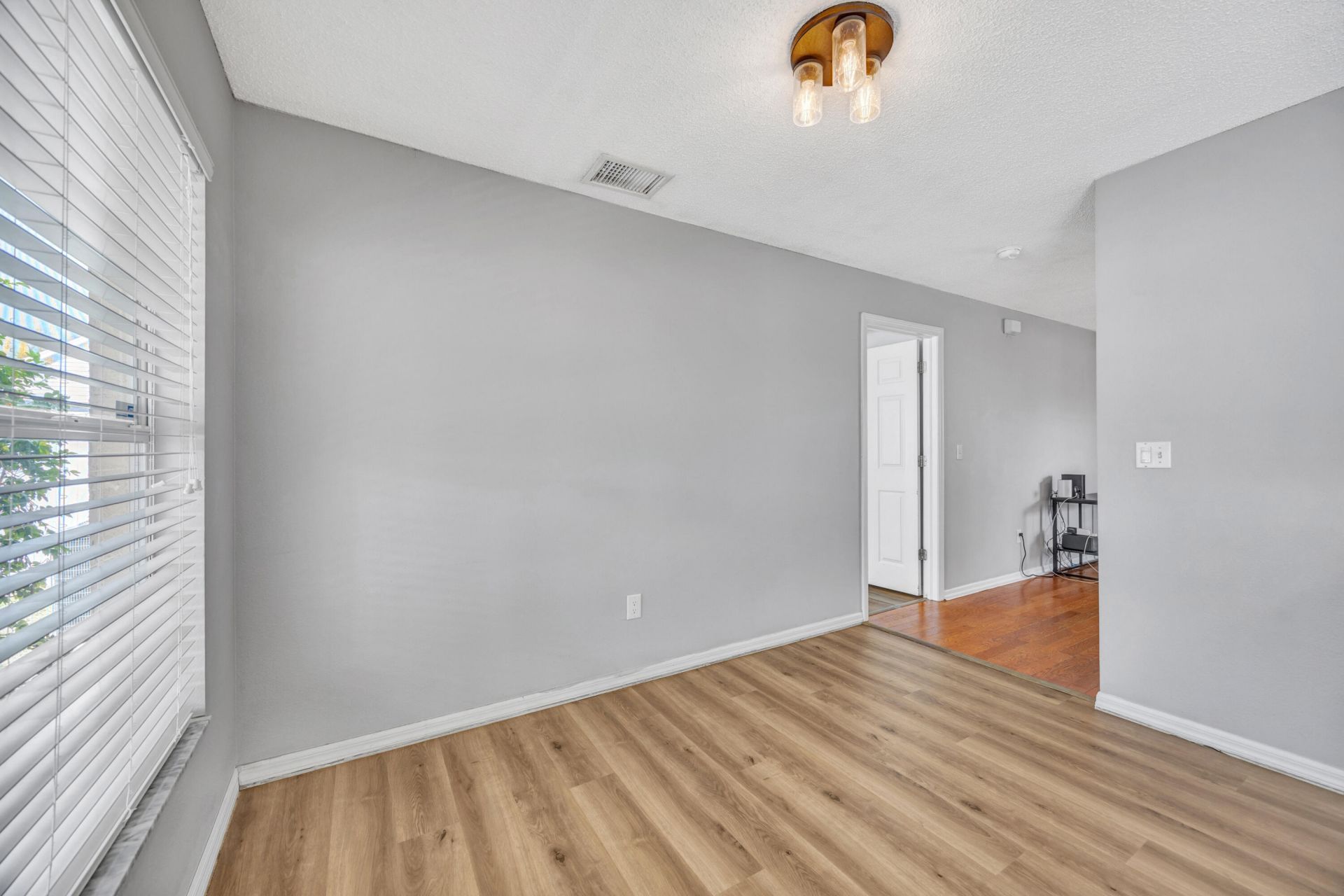 22644 Saint Thomas Circle, Lutz, FL 33549 Photo