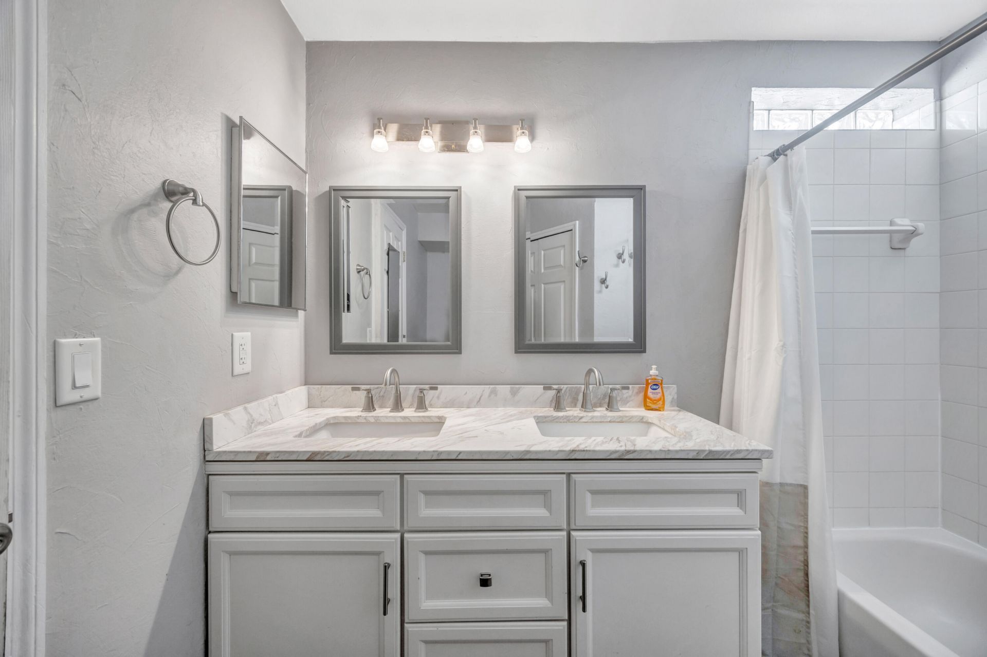 22644 Saint Thomas Circle, Lutz, FL 33549 Photo