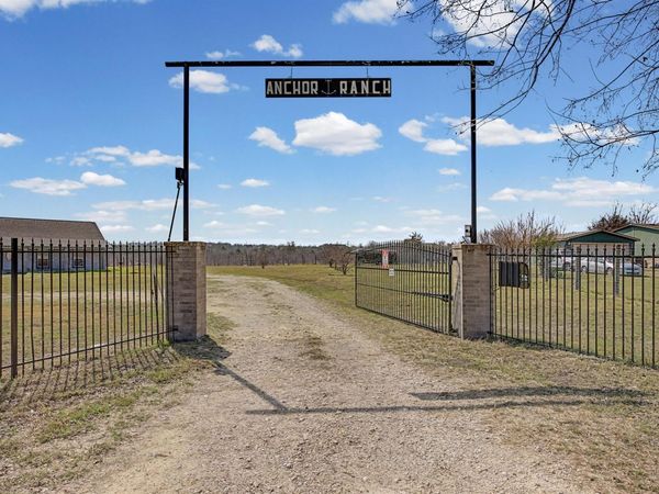 537 Mesa DR, Del Valle, TX 78617