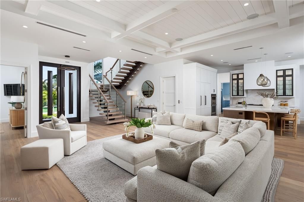 3636 Crayton Rd, Naples, FL 34103 Photo