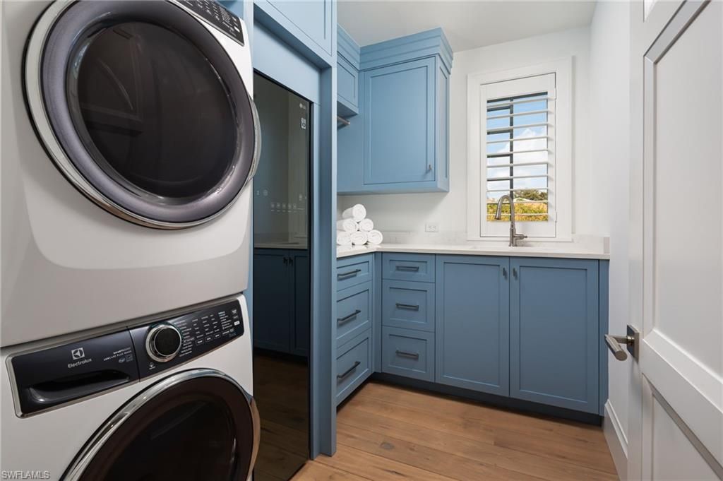 3636 Crayton Rd, Naples, FL 34103 Photo