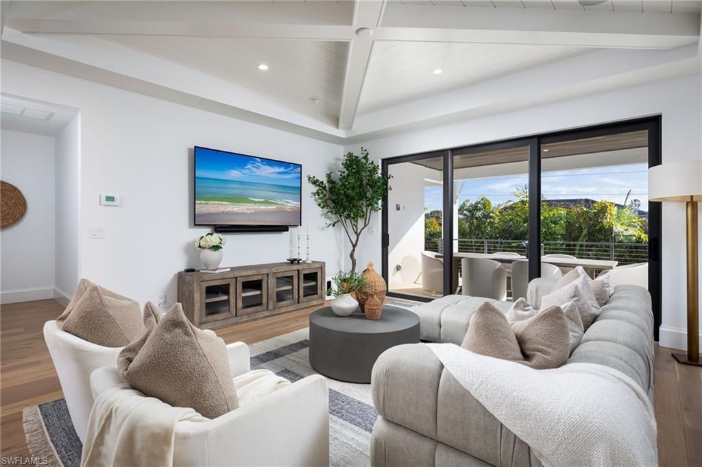 3636 Crayton Rd, Naples, FL 34103 Photo