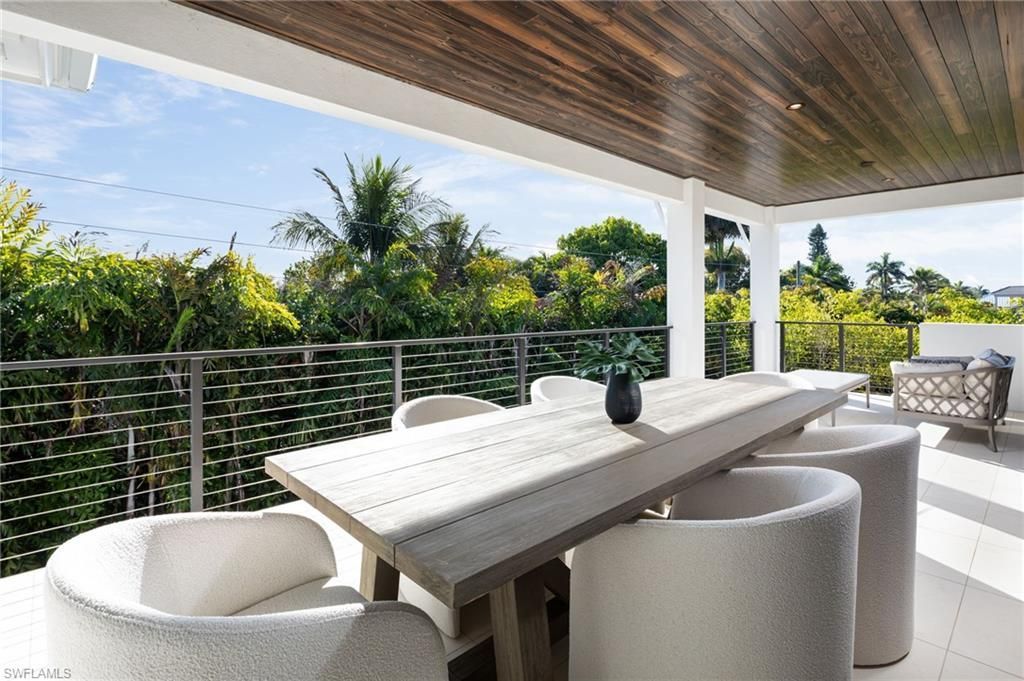 3636 Crayton Rd, Naples, FL 34103 Photo