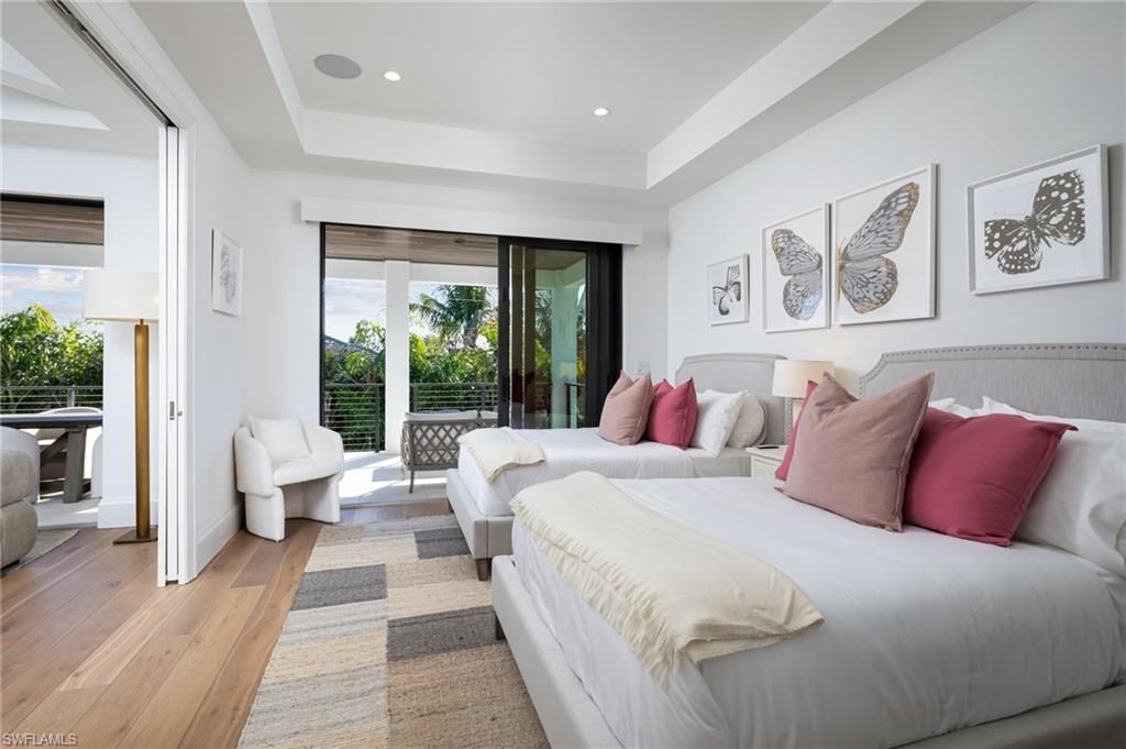 3636 Crayton Rd, Naples, FL 34103 Photo