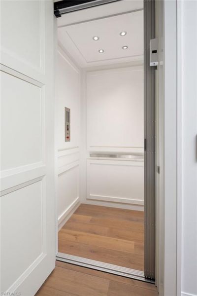 3636 Crayton Rd, Naples, FL 34103 Photo