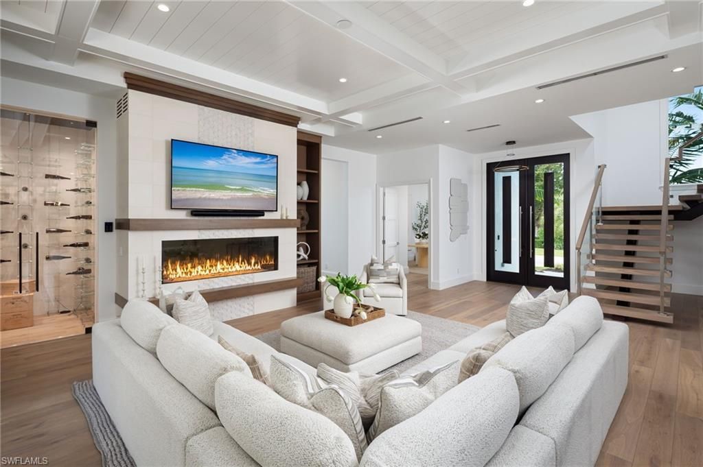 3636 Crayton Rd, Naples, FL 34103 Photo