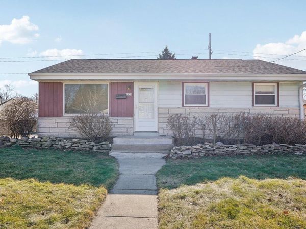 1539 Birch DRIVE, Waukesha, WI 53188