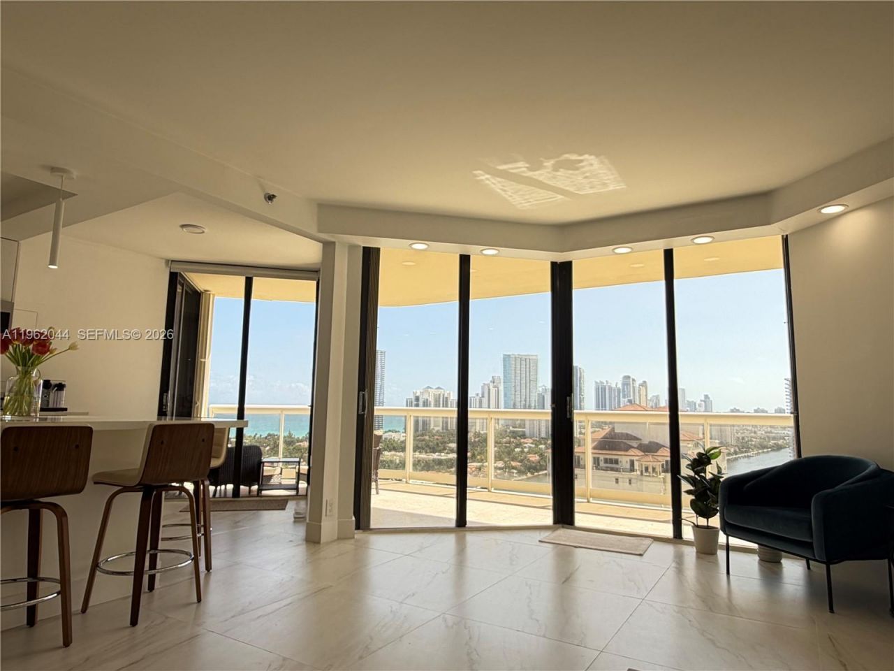 20191 E Country Club Dr, Unit 2009, Aventura, FL 33180 Photo